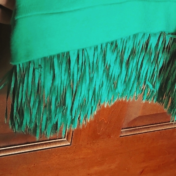 Lilly Pulitzer Kelly Green Sweater, fringed hem Striking color, M - Picture 8 of 11
